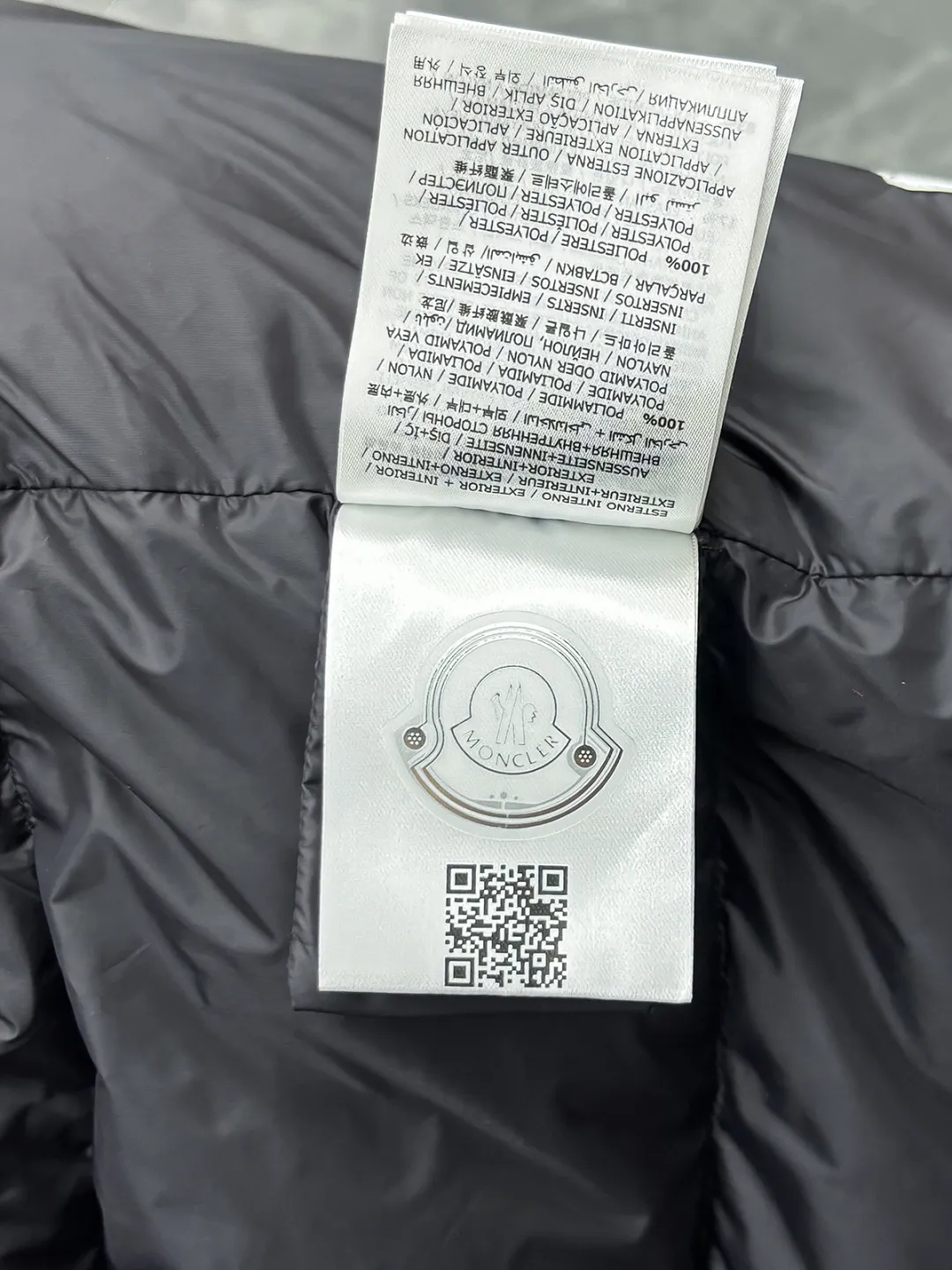 Tibb Moncler Classic ， 80 。 longue saison ， 。 。 ： longue saison Longue saison ， ， Same Style :Black 25001Size : 1-5 1 ： 46cm- 116cm- 65cm 2 ： 48cm- 118cm- 67cm 3 ： 50cm- 120cm- 69cm 4 : 52cm- 122cm- 71cm 5 : 54cm- 124cm- 73cm